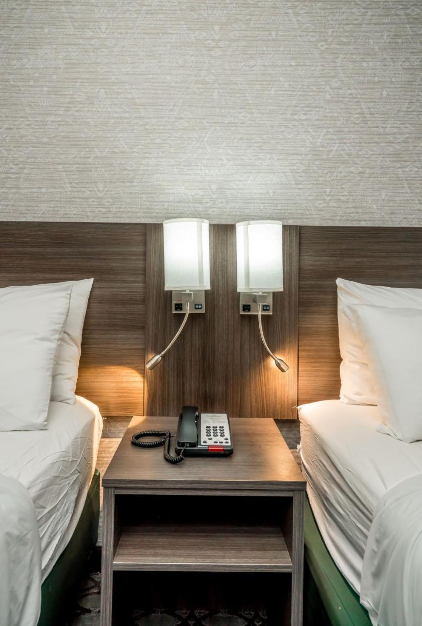 Letap Hotel Near Airtrain Jfk Airport New York Bagian luar foto