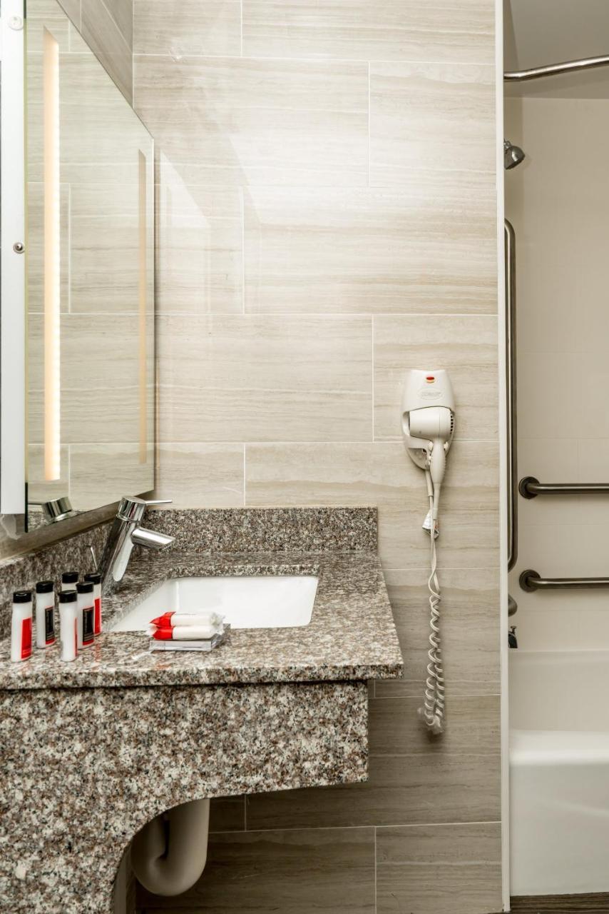 Letap Hotel Near Airtrain Jfk Airport New York Bagian luar foto