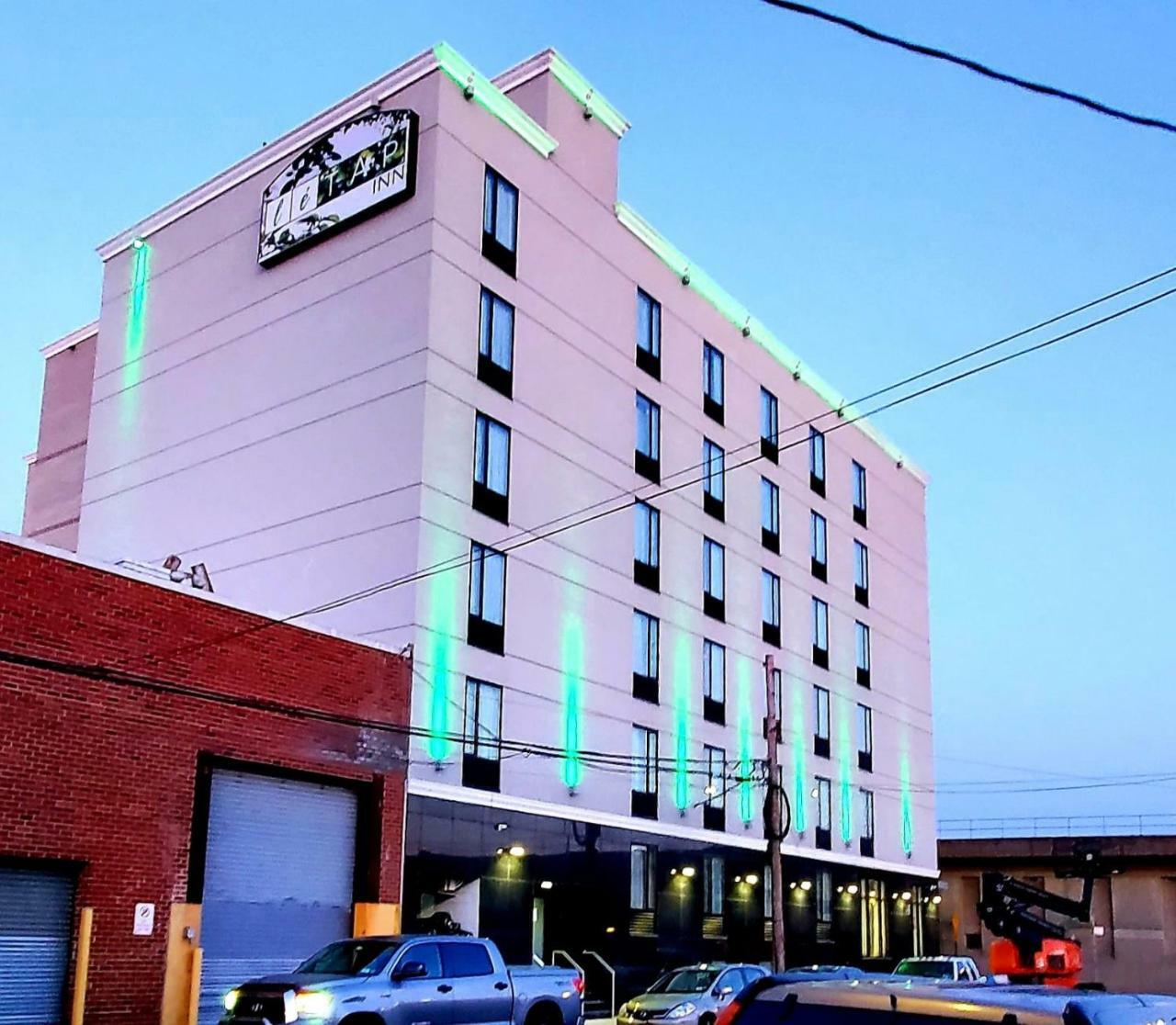 Letap Hotel Near Airtrain Jfk Airport New York Bagian luar foto